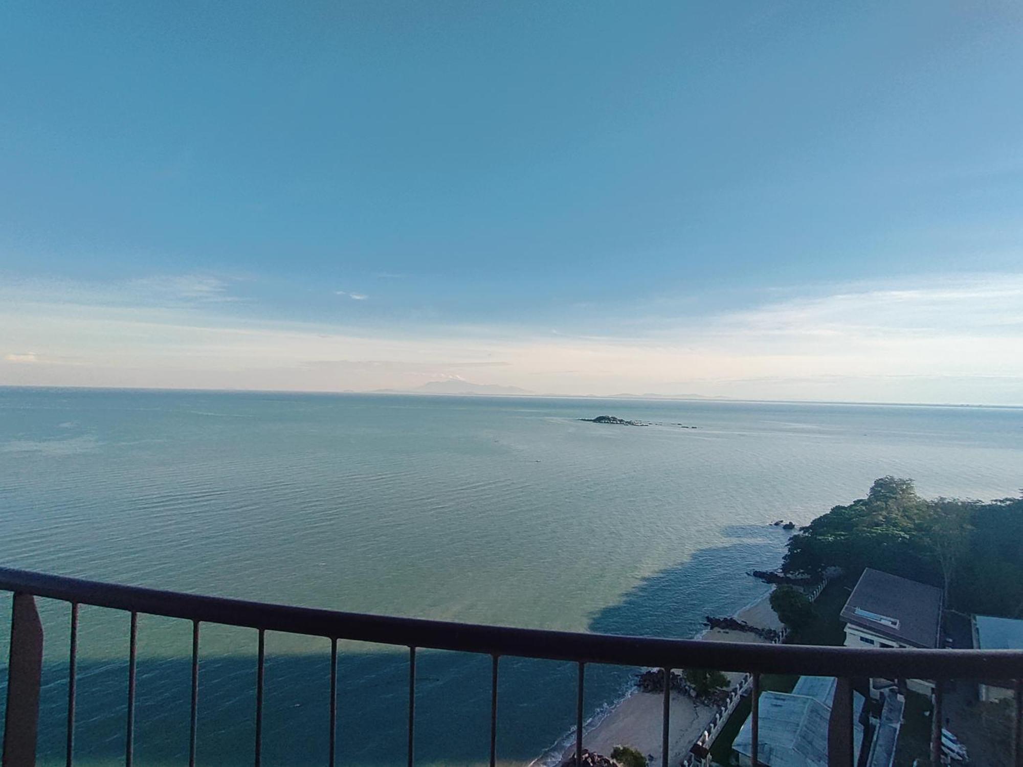Rainbow Paradise At Tanjung Bungah 丹绒武雅 外观 照片
